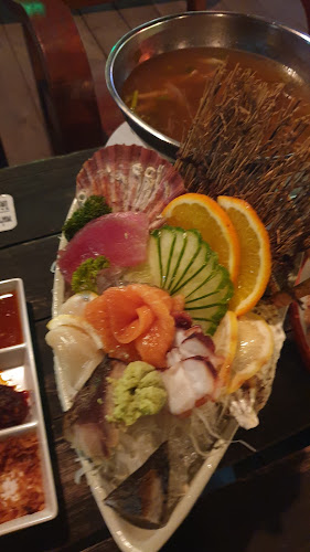 Slum Bar - การบริการอาหารและที่พัก