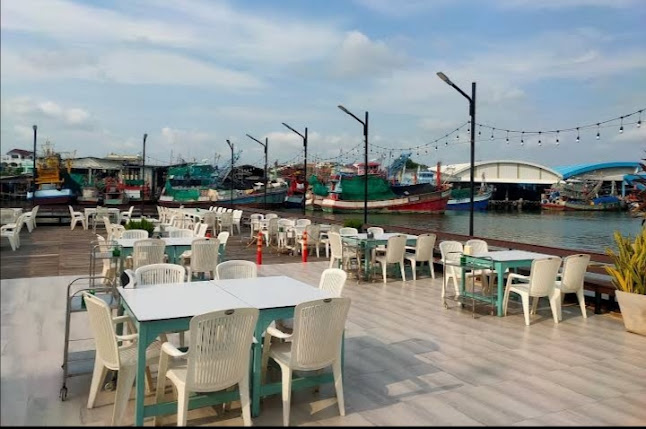 Opinii despre แหลมเจริญ ซีฟู้ด ระยอง în อำเภอเมืองระยอง - การบริการอาหารและที่พัก