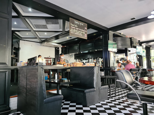 The Avenue Shopping Centre, Thanon Pattayasaisong, Muang, เมืองพัทยา อำเภอบางละมุง ชลบุรี 20150