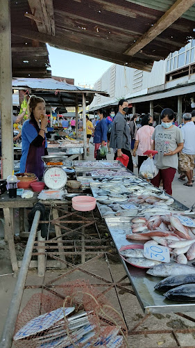 ตลาดนัดสี่แยกตาปาน - อำเภอเมืองสุราษฎร์ธานี