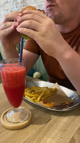 169 1 ถ. พังงา ตำบลตลาดใหญ่ เมือง ภูเก็ต 83000