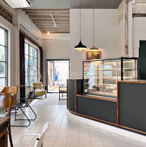 Normal UBON - การบริการอาหารและที่พัก