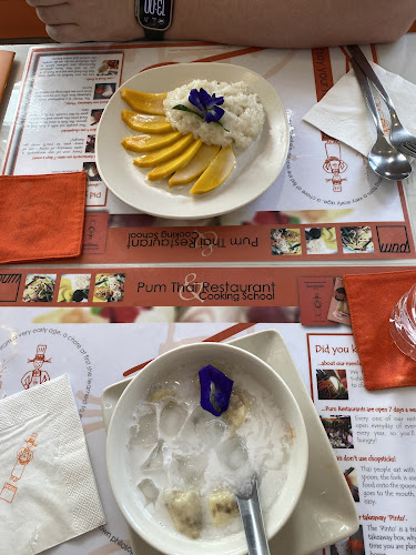 Opinii despre ร้านอาหาร และโรงเรียนสอนทำอาหารไทย ปุ้ม în อำเภอกะทู้ - การบริการอาหารและที่พัก