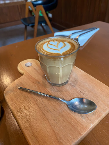 Billin Cafe&Bistro - การบริการอาหารและที่พัก