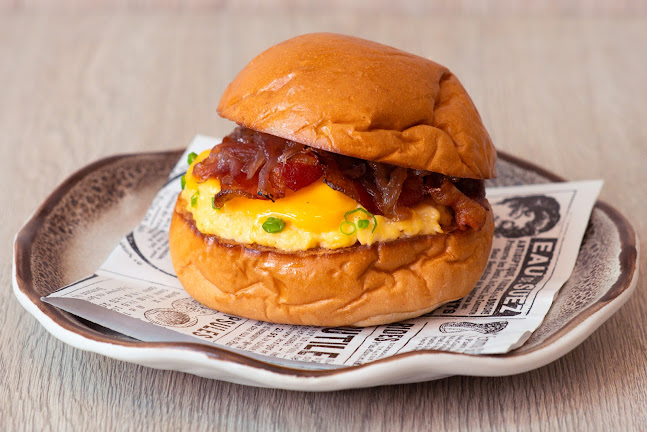 27 ถนน รัษฎา ตำบลตลาดใหญ่ อำเภอเมืองภูเก็ต ภูเก็ต 83000