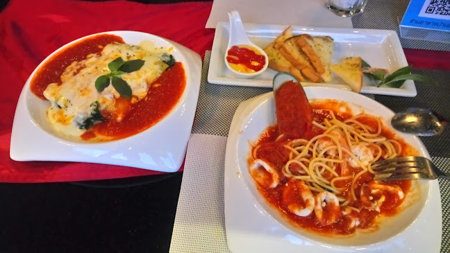 เปี่ยมรักรีสอร์ท - การบริการอาหารและที่พัก