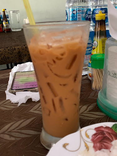 ร้านใบกระเพรา - การบริการอาหารและที่พัก