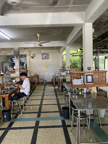 ร้านก๋วยเตี๋ยวเนินมะกอก