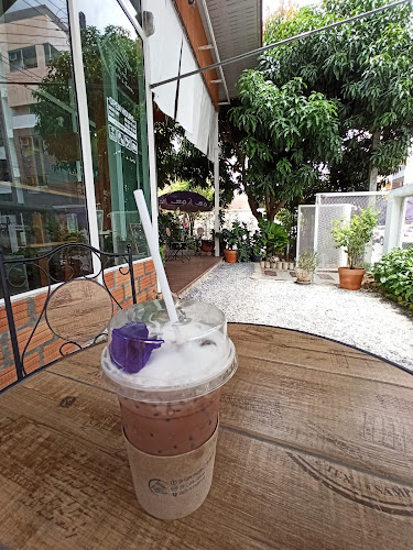 ยี่สิบเก้าคาเฟ่ - การบริการอาหารและที่พัก