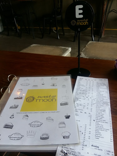 Comentarii opinii despre Sweet at moon