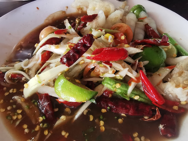ก๋วยเตี๋ยวภูไท - การบริการอาหารและที่พัก
