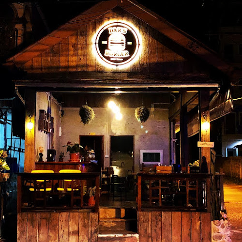 Dar's Burger - การบริการอาหารและที่พัก