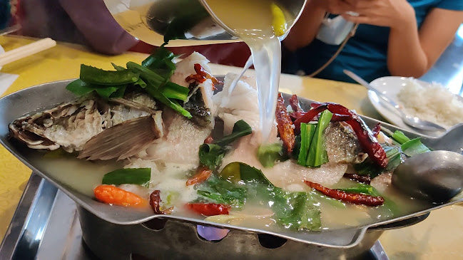 ครัวสยาม ภัตตาคาร & โต๊ะจีน - การบริการอาหารและที่พัก