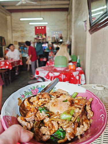 หมี่ผัดฮกเกี้ยน ถนนถลาง - การบริการอาหารและที่พัก
