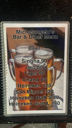 Opinii despre 夜市Michael's Bar - Phuket Town în Amphur Muang - การบริการอาหารและที่พัก