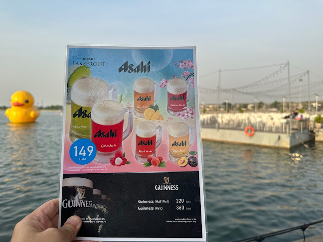 IMPACT Lakefront - การบริการอาหารและที่พัก