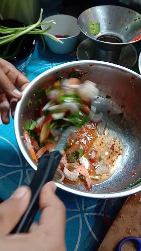 ยำรสเด็ดตลาดโต้รุ่งโสภณพัทยาใต้