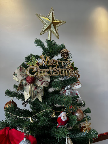 Eggsactly - เอ๊กแซ็คลี่ - การบริการอาหารและที่พัก