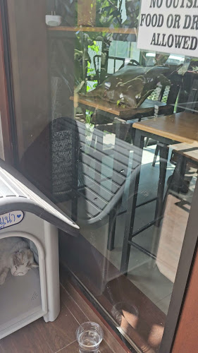 211 ถ. ศรีสุนทร ตำบลเชิงทะเล อำเภอถลาง ภูเก็ต 83110