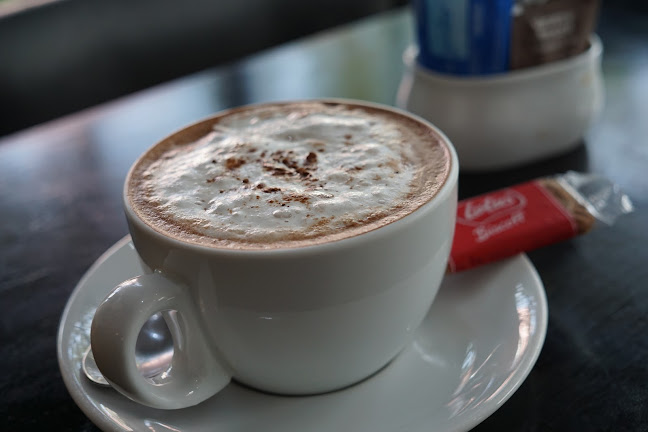 Robin Hood Tavern - การบริการอาหารและที่พัก