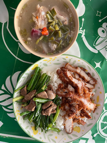 Comentarii opinii despre ร้านทองแก้ว ข้าวแกงเมืองลุง