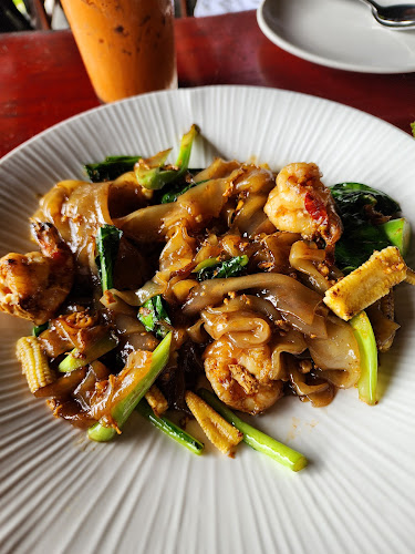 3 ถ. พระบารมี ตำบลป่าตอง อำเภอกะทู้ ภูเก็ต 83150