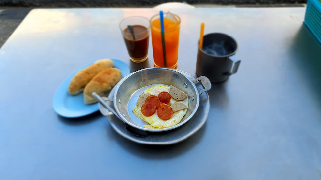 นิวเอมโอช - การบริการอาหารและที่พัก