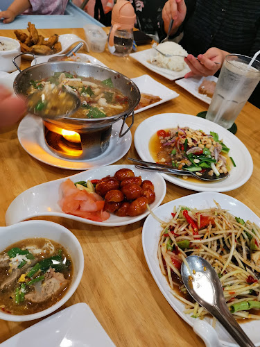 Comentarii opinii despre ตำ เต็ม โต๊ะ (สาขาเซ็นทรัลระยอง)