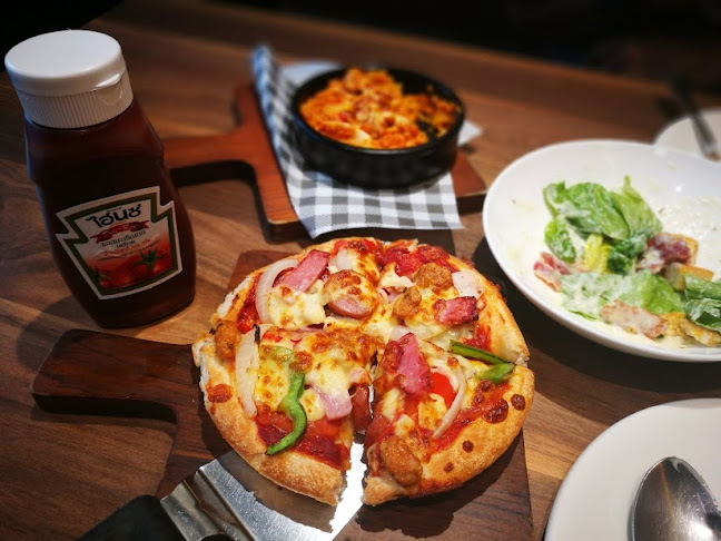 The Pizza Company - การบริการอาหารและที่พัก