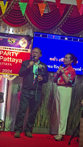 Opinii despre Orange House Cafe Pattaya (ตำหลายคาเฟ่ พัทยา) în อำเภอบางละมุง - การบริการอาหารและที่พัก