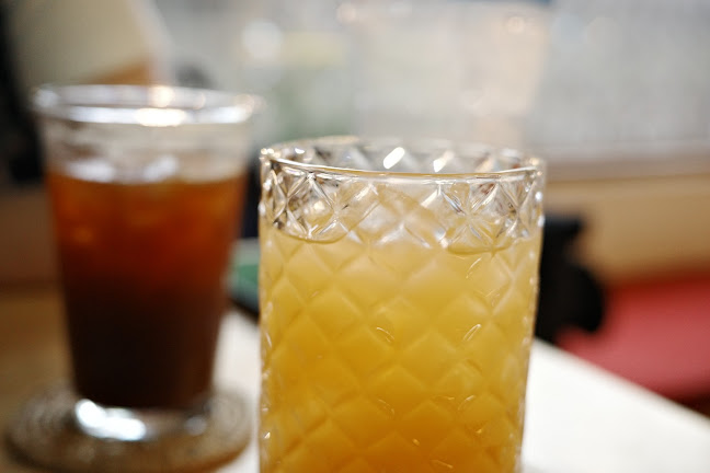 Opinii despre ma lune (มาลูน) Specialty Coffee Roaster în Mueng - การบริการอาหารและที่พัก