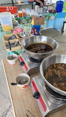 ก๋วยเตี๋ยวไก่มะระตุ๋นยาจีน-ท่าสะอ้าน บุฟเฟ่ต์65บาท - การบริการอาหารและที่พัก