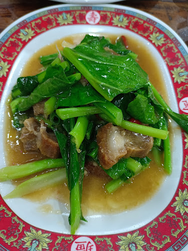 น้องวิน ข้าวต้มโต้รุ่ง เกาะสมุย - การบริการอาหารและที่พัก