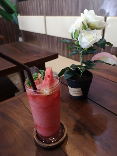 Chino@Cafe' Gallery - การบริการอาหารและที่พัก