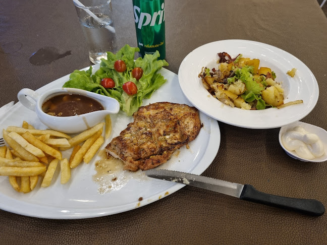 Opinii despre EMILY RESTAURANT în อำเภอบางละมุง - การบริการอาหารและที่พัก