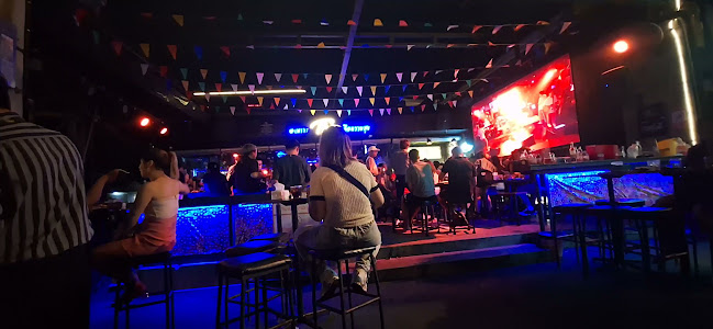 Ther เธอ - การบริการอาหารและที่พัก