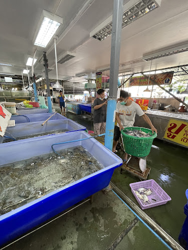ศรีนวล ตลาดทะเลไทย - เมือง