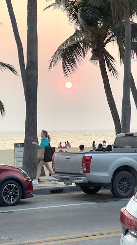 VVJM+828, ติดถนนเลียบหาดจอมเทียน ระหว่างซอย 12-13, ซอย จอมเทียน เมืองพัทยา อำเภอบางละมุง ชลบุรี 20150