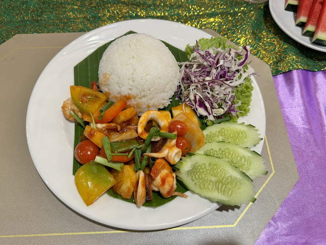 Phuket Restaurant - การบริการอาหารและที่พัก