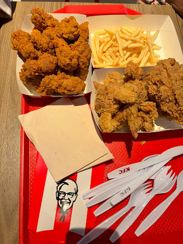 Opinii despre KFC Tontann Market (DT) în อำเภอเมืองขอนแก่น - การบริการอาหารและที่พัก