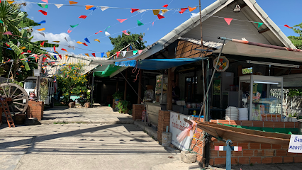 โกติ๋วก๋วยเตี๋ยวเรือรังสิต (เจ้าเก่าป่าตอง) สาขา ห้าแยกฉลอง