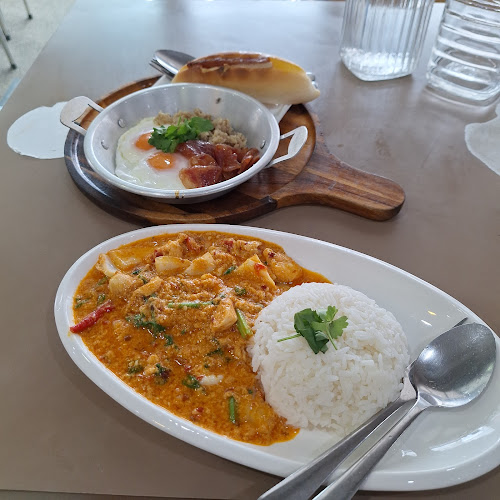 บ้านอิ่มอร่อย - การบริการอาหารและที่พัก