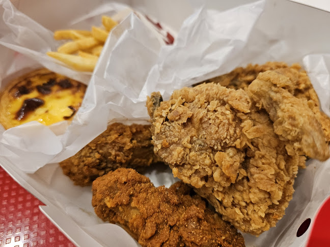 Opinii despre เคเอฟซี ศิลปากร ไดรฟ์ทรู în อำเภอเมืองนครปฐม - การบริการอาหารและที่พัก