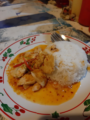 ร้านอาหารรุ่งเรือง - การบริการอาหารและที่พัก