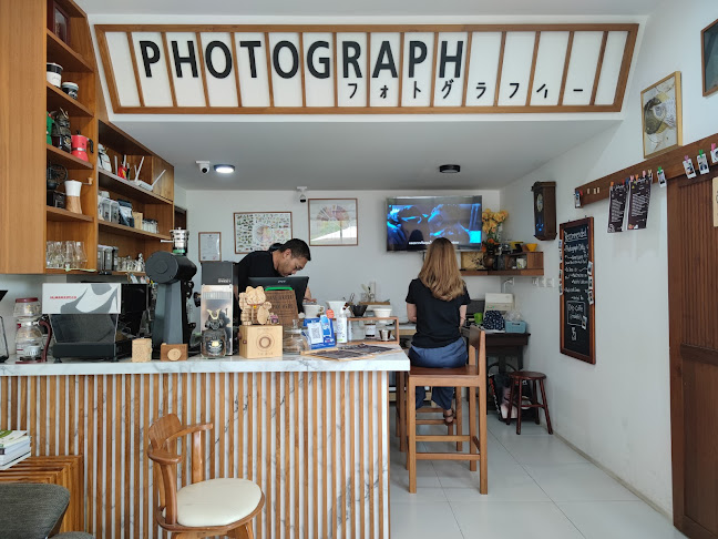Photograph Coffee House - การบริการอาหารและที่พัก
