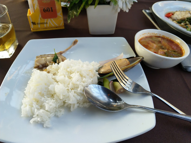 Opinii despre River Wine Restaurant&Karaoke în อำเภอปากเกร็ด - การบริการอาหารและที่พัก