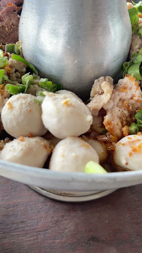 เตี๋ยวบ้านนอก โคราช - การบริการอาหารและที่พัก