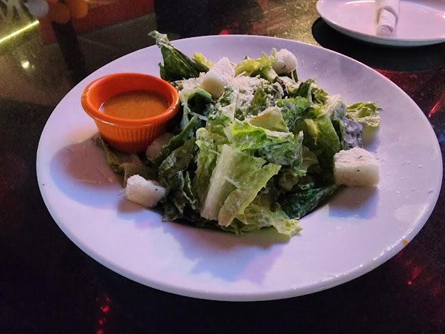 Comentarii opinii despre Hooters Phuket | American Restaurant & Sports Bar