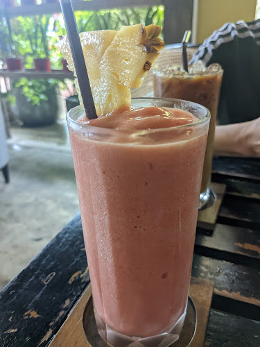 KIRI burger & bowl , kata beach - Muang