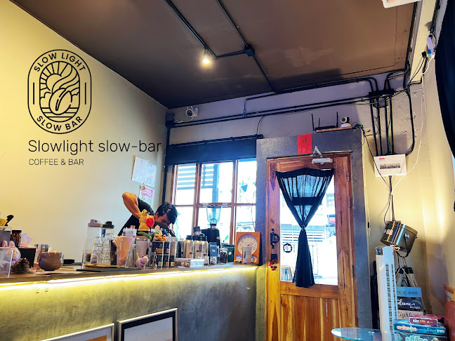 Opinii despre Slowlight slow-bar คาเฟ่แอนด์บาร์ în อำเภอเมืองพะเยา - การบริการอาหารและที่พัก